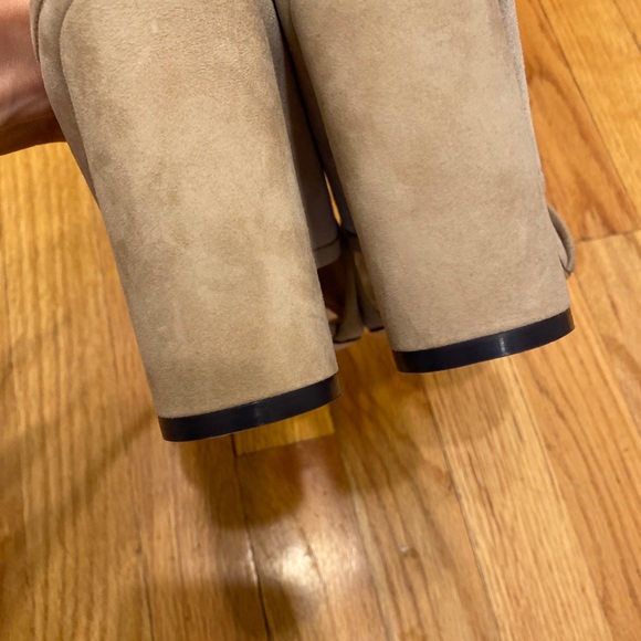 🌹SOLD🌹Stuart Weitzman Sam Nude Suede Heels - Picture 10 of 12